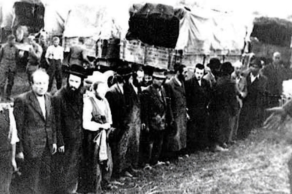  Jews awaiting deportation