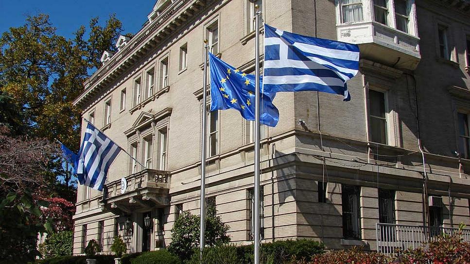 Temporary suspension of controls of the military status for Greek male citizens who live abroad