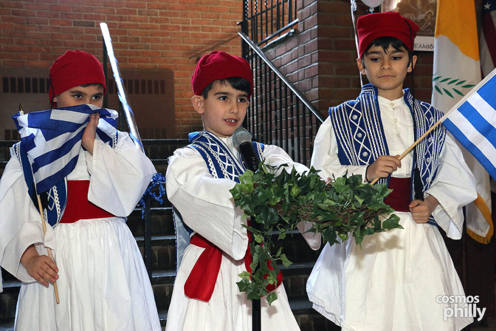 Annunciation Parishioners Join Hands – Photo Gallery