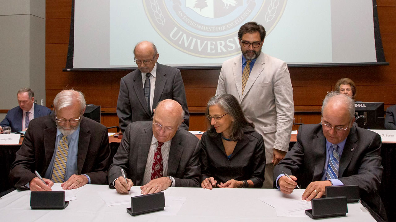 Stockton Trustee Dean Pappas and Wife Zoe Commit $250,000 to Establish Greek Art & Architecture Fund