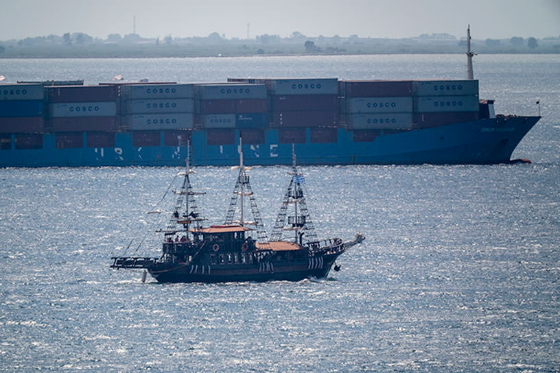 For A Generation Of Greeks, Is Cyberspace The New “Thalassa”?