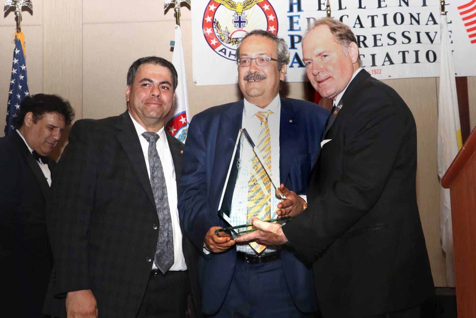 AHEPA Honors Vasiliou And Spireas At Grand Banquet