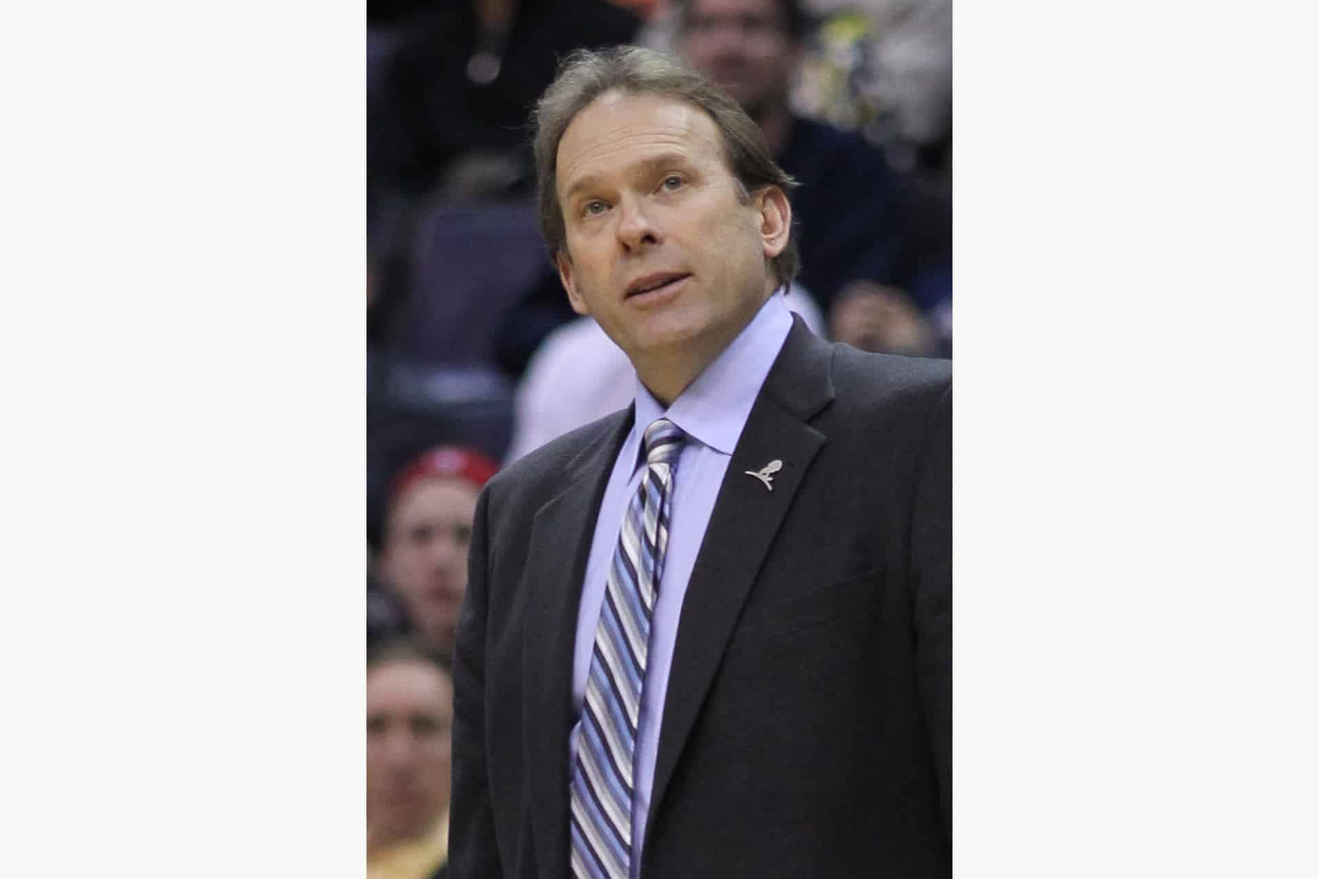 Kurt Rambis coaching