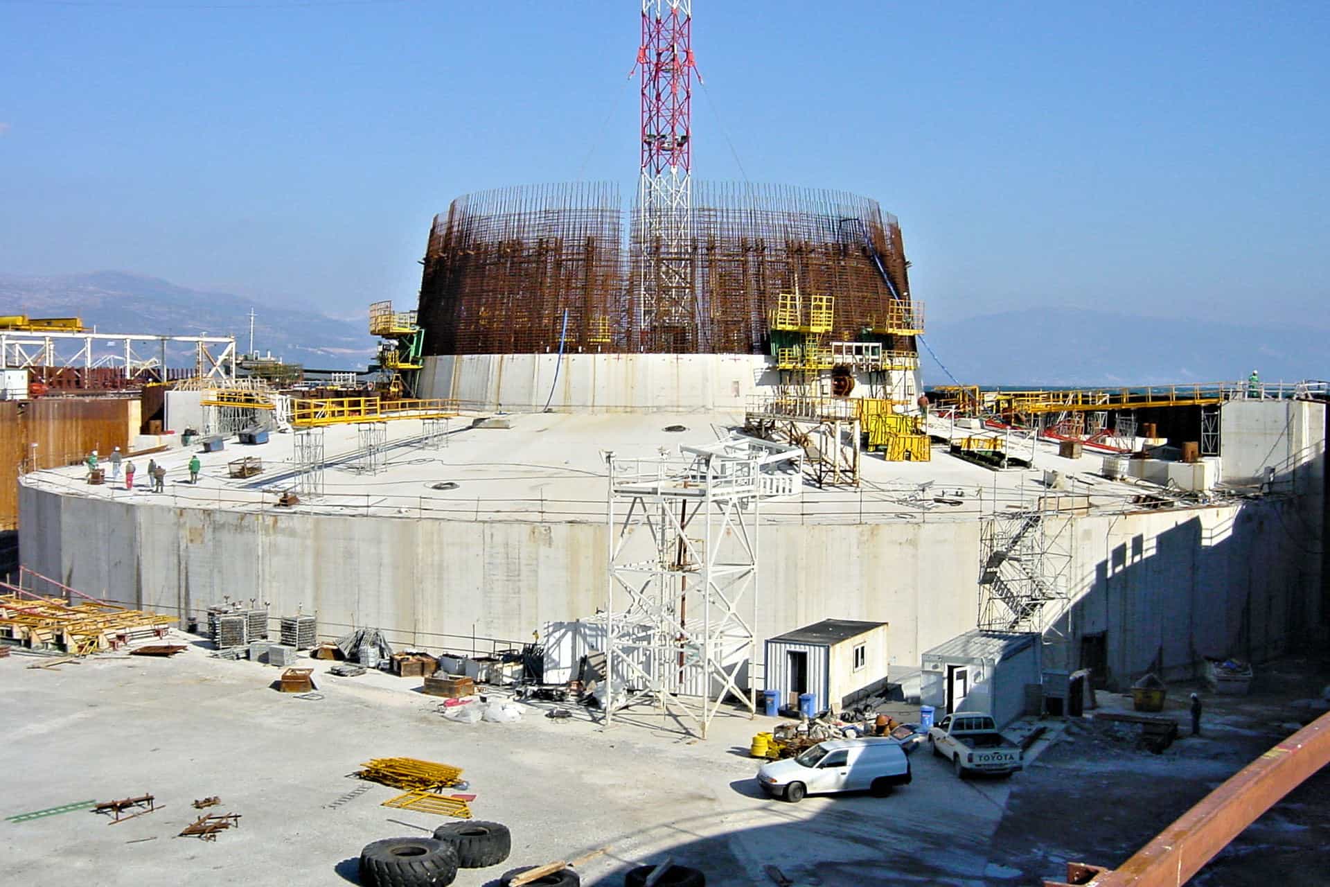 Rion-Antirion Bridge: Construction of one footing at its drydock