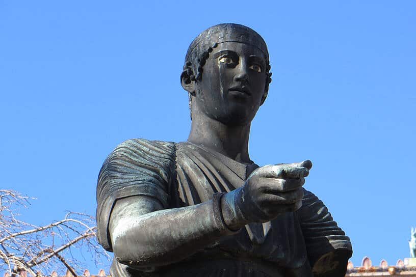 As it happens: Wreath-laying at the Charioteer of Delphi statue in Philadelphia