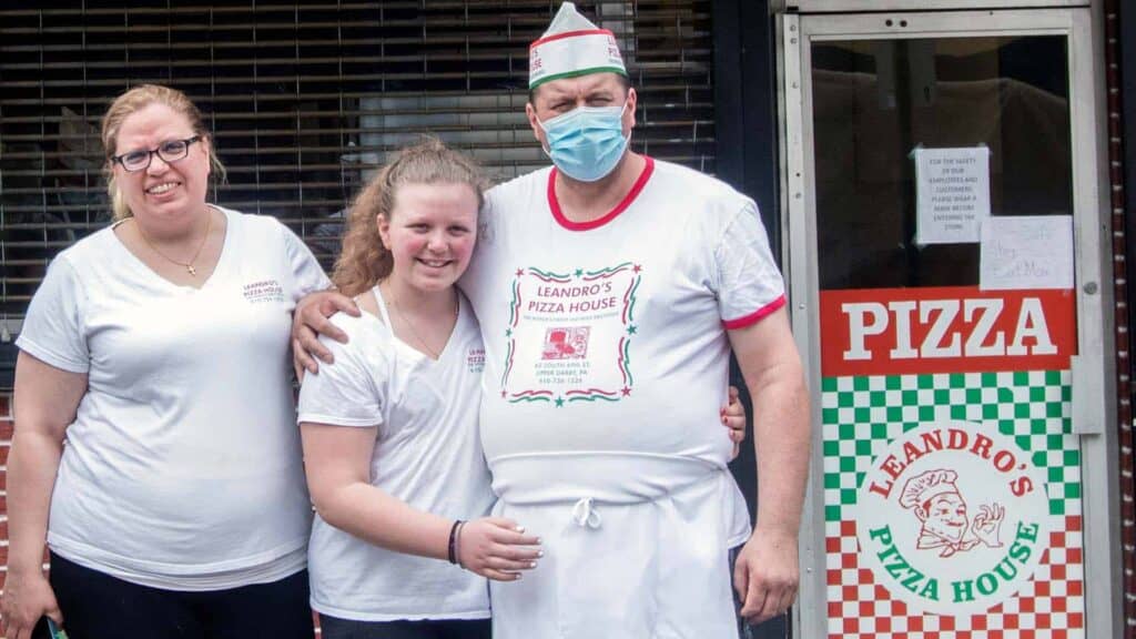 Irish Ambassador Visits Greek-Οwned Leandros Pizza