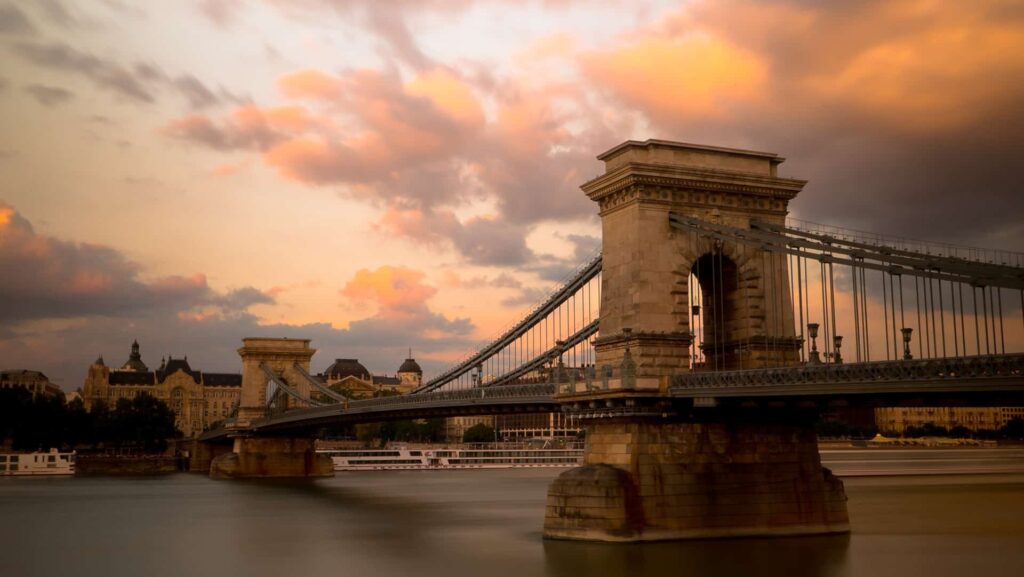 Greeks in Hungary, a History in Two Acts
