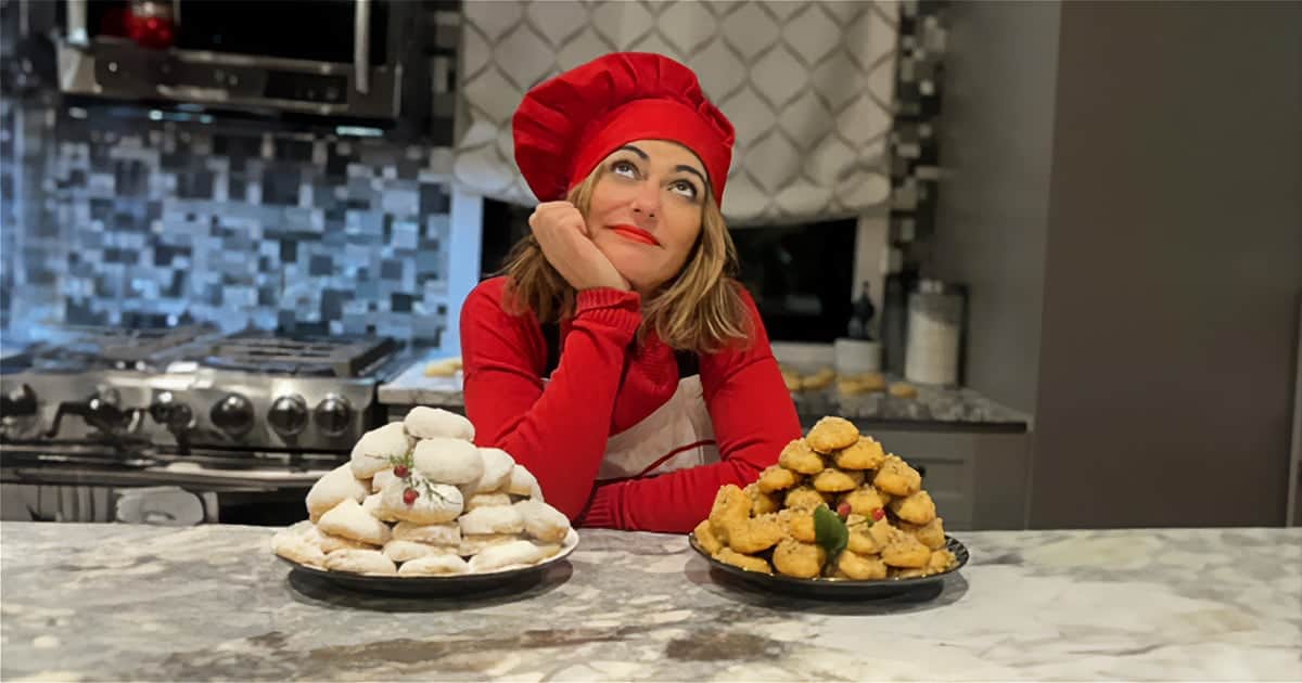 Team Kourabiedes or Team Melomakarona