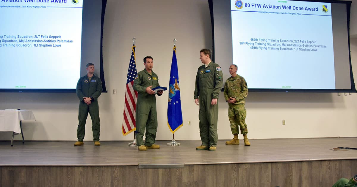 Greek Fighter Pilot Receives Prestigious Award - 2