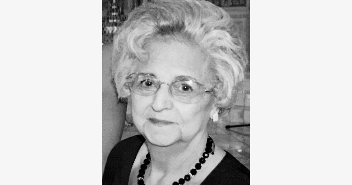 Voula Manis