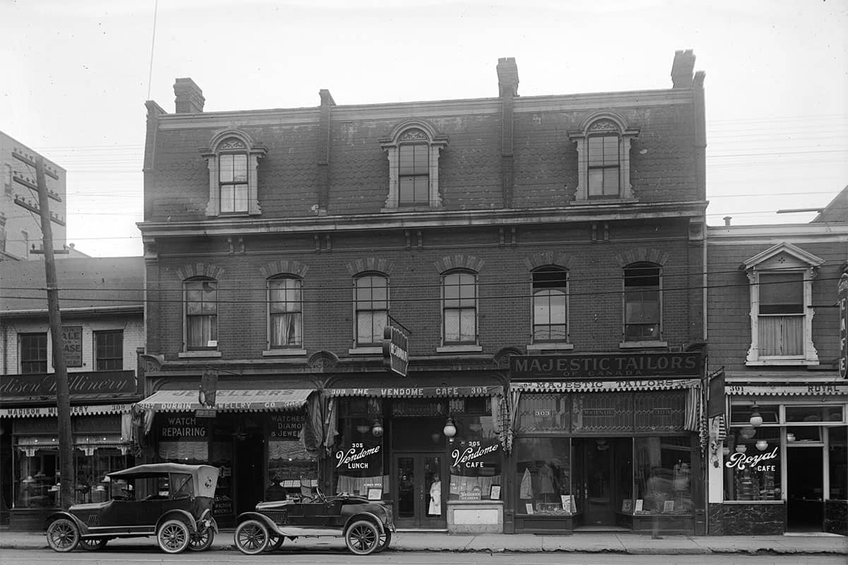 Vendome Café at 305 Yonge Street in Toronto, 1922