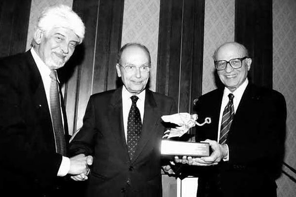 AHI President Gene Rossides and HANC President Ted G. Spyropoulos present the AHI Hellenic Heritage and National Public Service Award to President Konstantinos Stephanopoulos, June 7, 2005, Grande Bretagne Hotel, Athens.