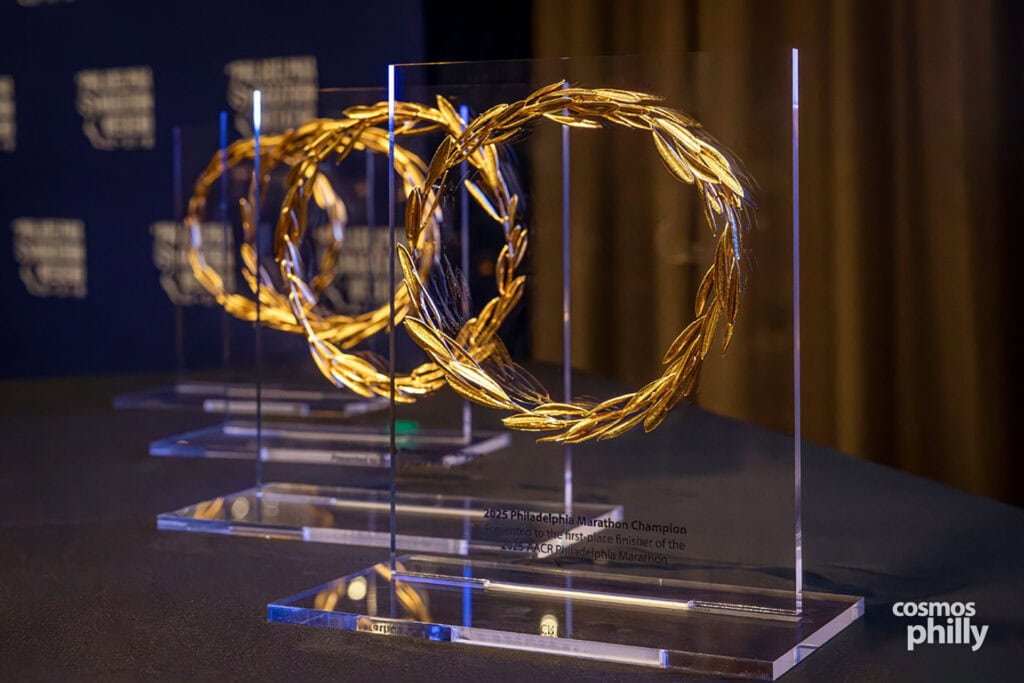 Golden Wreaths Presented in Philadelphia Ahead of Marathon Weekend